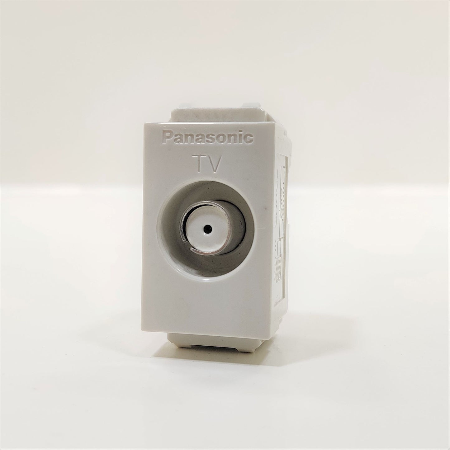 PANASONIC TV OUTLET (WEG-2701)