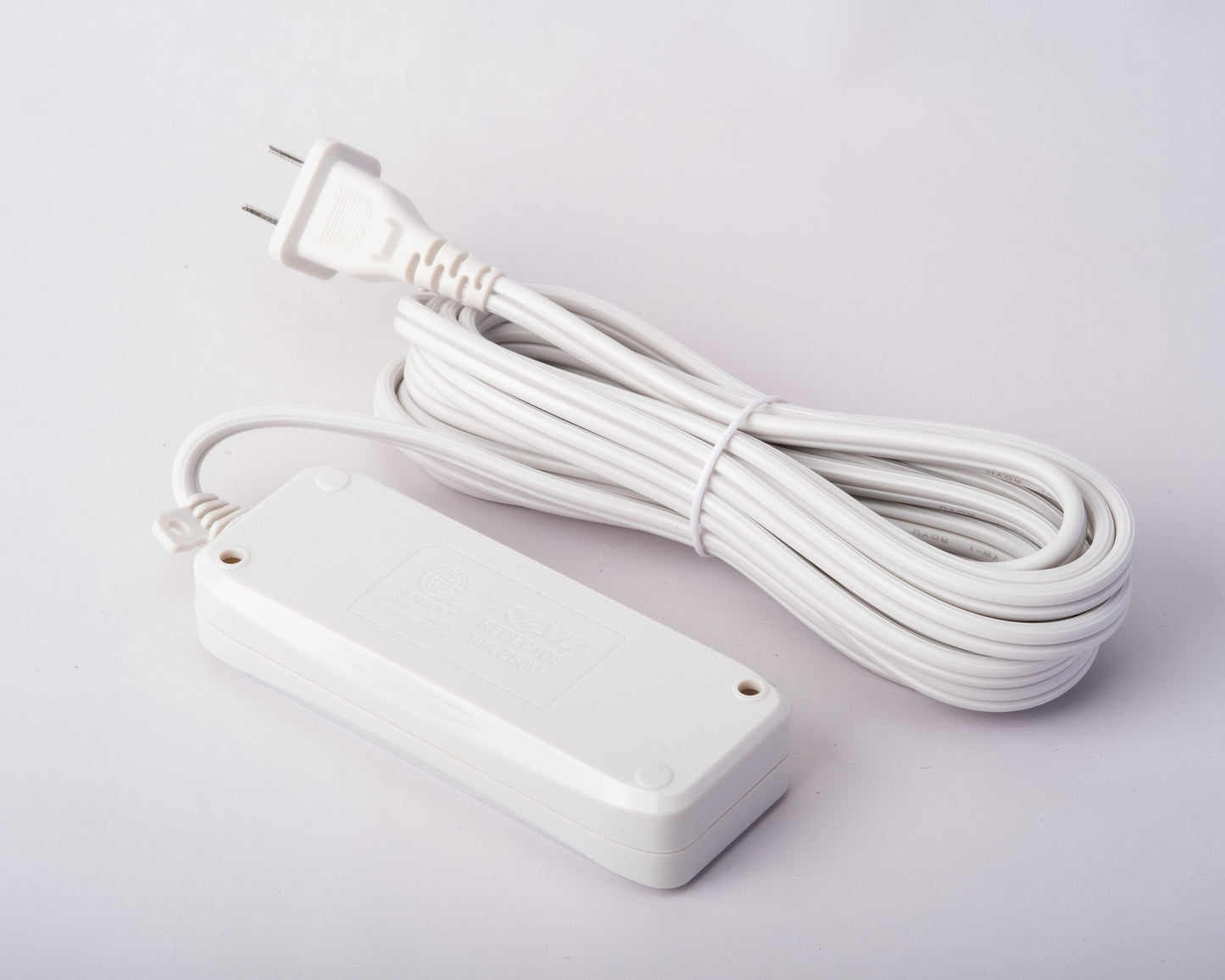ROYU 3 GANG UNIVERSAL EXTENSION CORD (REDEC103)