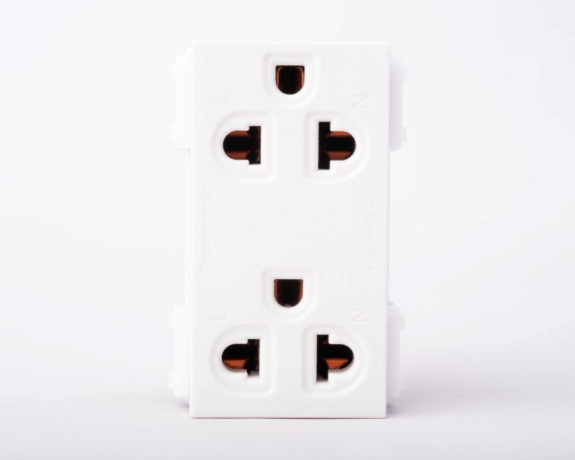PANASONIC DUPLEX GROUND OUTLET (WEG-15929)